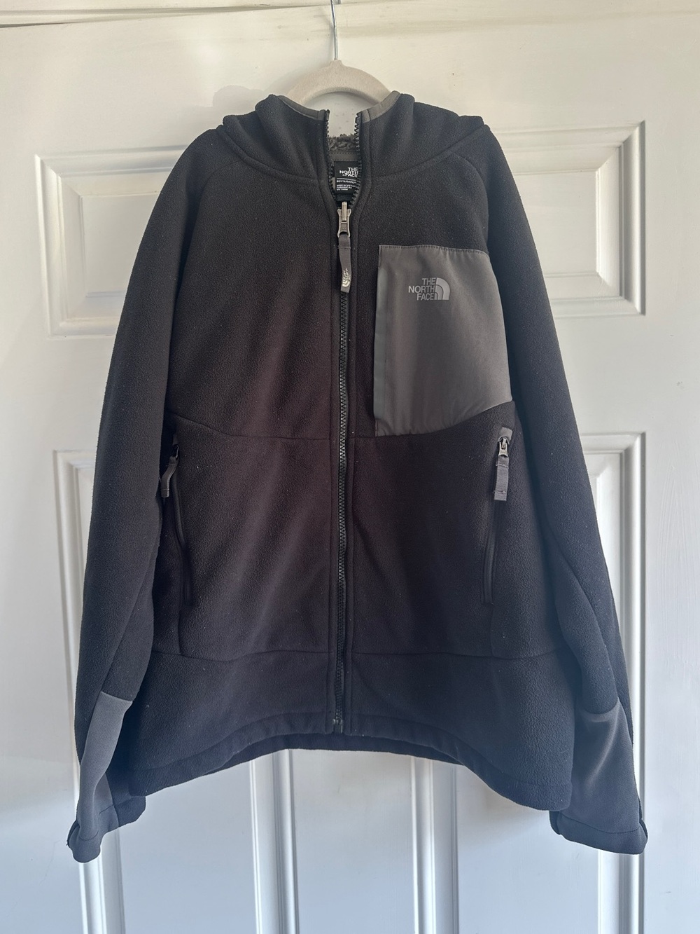 The North Face Boys Large Fleece Black Jacket